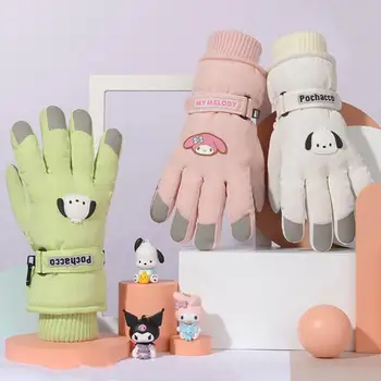 Sanrio Наружные лыжные перчатки Аниме Милые Kuromi Зимние женские бархатные утолщенные ветрозащитные перчатки с сенсорным экраном для студентов